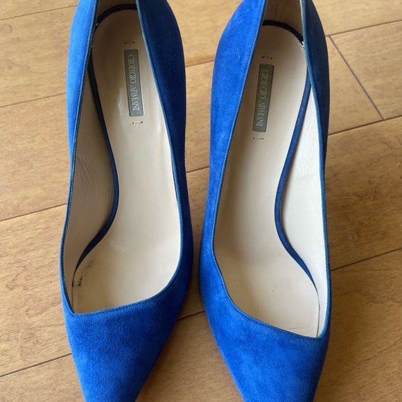 Giorgio Armani royal blue suede pumps - Picture 8 of 11